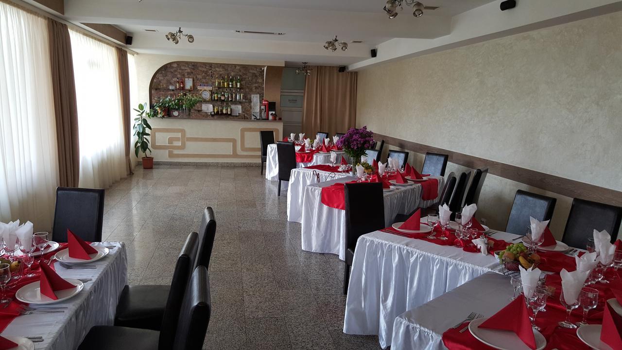 Pensiune Restaurant Avangarde Piteşti Kültér fotó